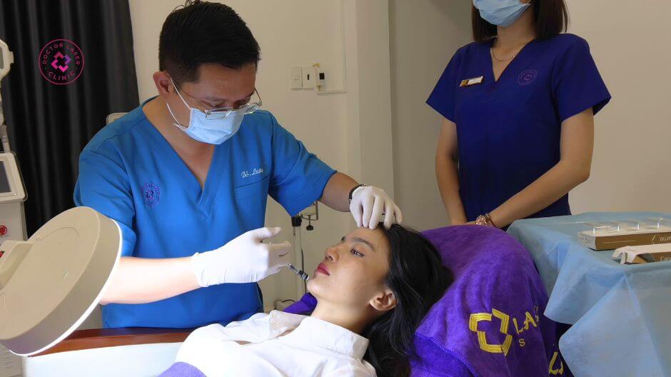 bác sĩ tiêm tan filler tại doctor laser
