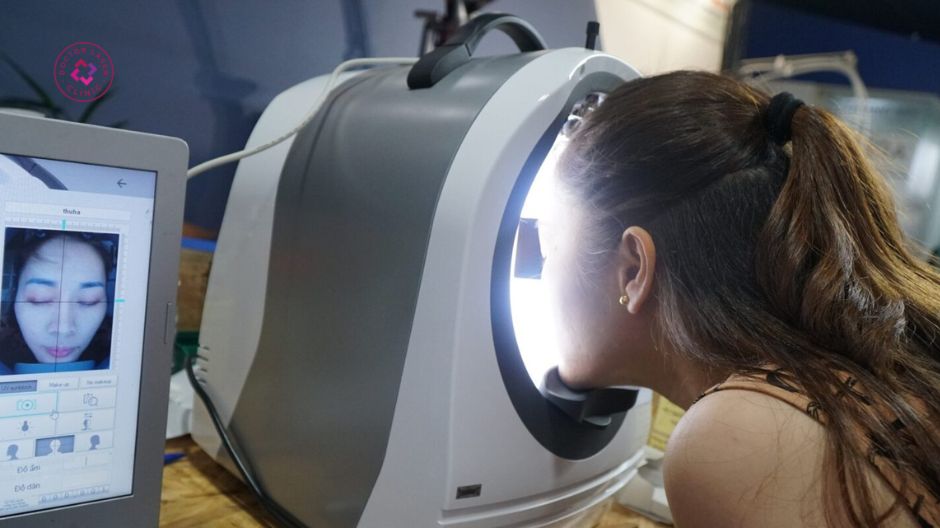 chuẩn đoán bằng soi da chuyên sâu