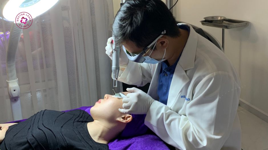 quy trình trị sẹo rỗ chuẩn y khoa