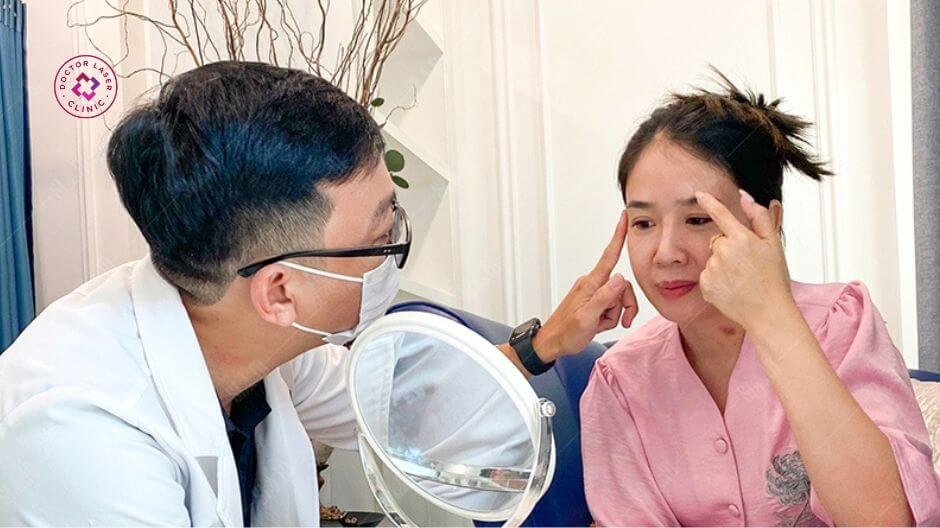 thăm khám tư vấn trước tiêm filler