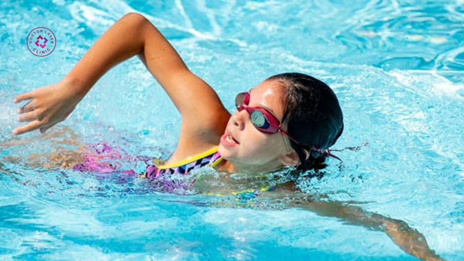 không nên bơi lội sau điều trị sẹo lõm tai nạn