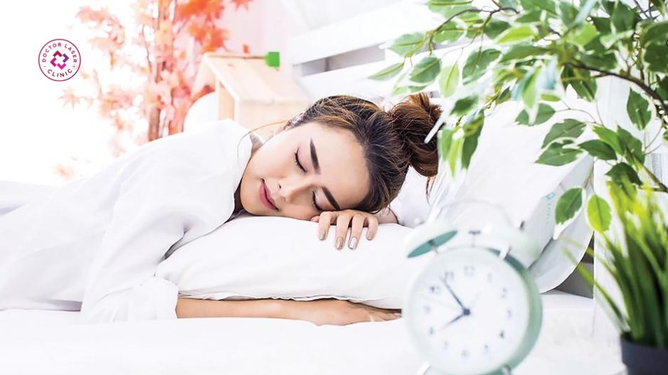 ngủ đủ giấc tái tạo da tự nhiên