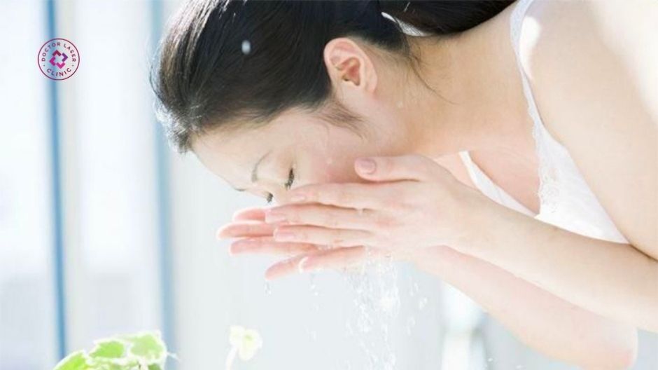 rửa mặt bằng nước sạch sau tiêm prp