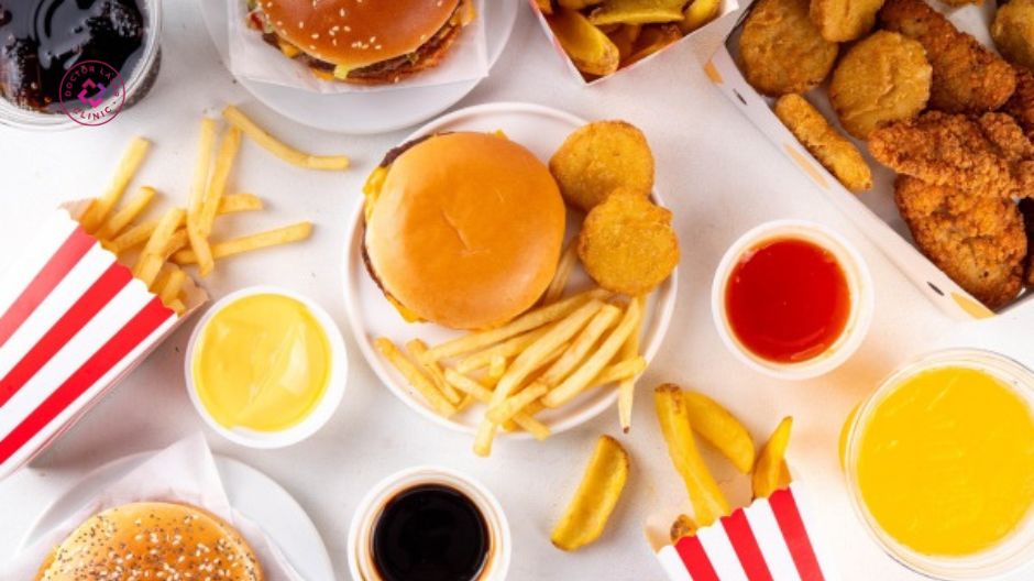 chế độ ăn uống gây mụn bọc ở cằm