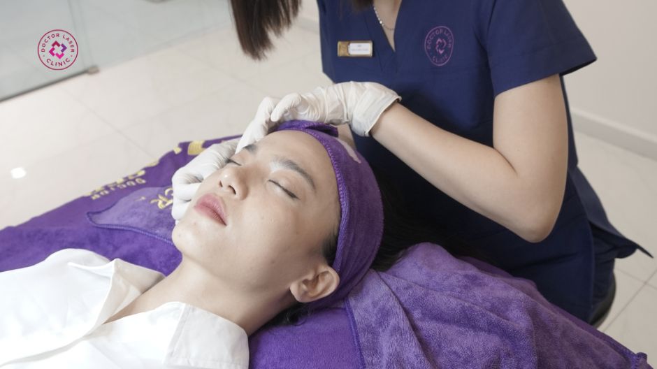 lấy nhân mụn trị mụn ở má
