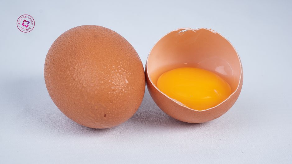sử dụng trứng gà lột mụn đầu đen tại nhà