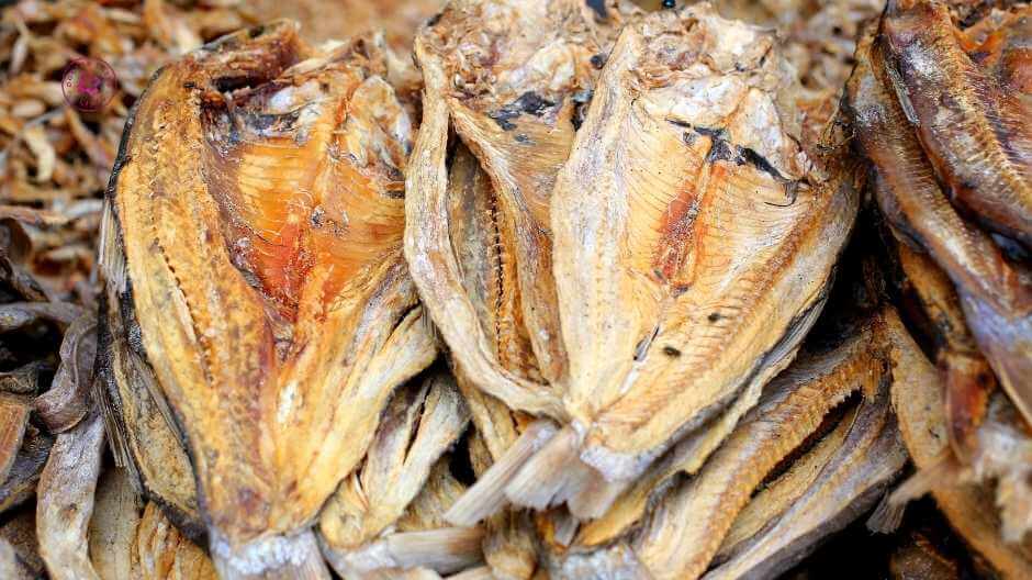 đồ ăn quá mặn sau khi khử thâm môi