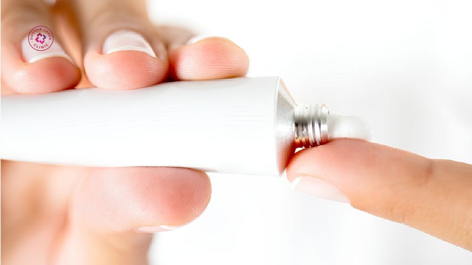 sử dụng thuốc uống thuốc bôi sau khi trị sẹo lồi ở mũi