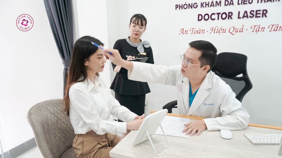 chẩn đoán tình trạng thâm mụn nặng